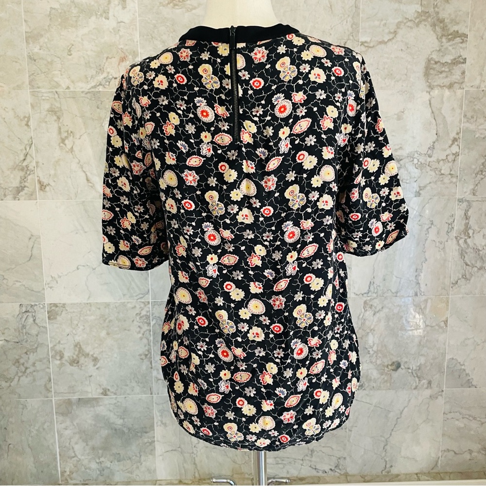 Elizabeth and James Black Floral Silk Short Sleeve Tee - Picture 6 of 7